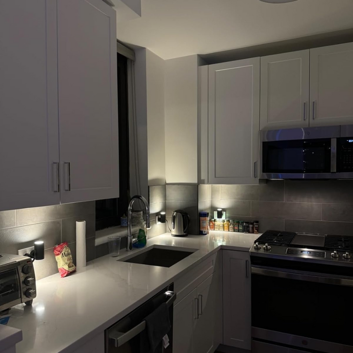 NightLume | Dimbaar LED Nachtlampje | Plug-in Wandlamp | Instelbare Helderheid | Compact Design